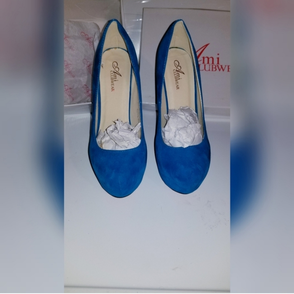 Blue Heels - Picture 4 of 7